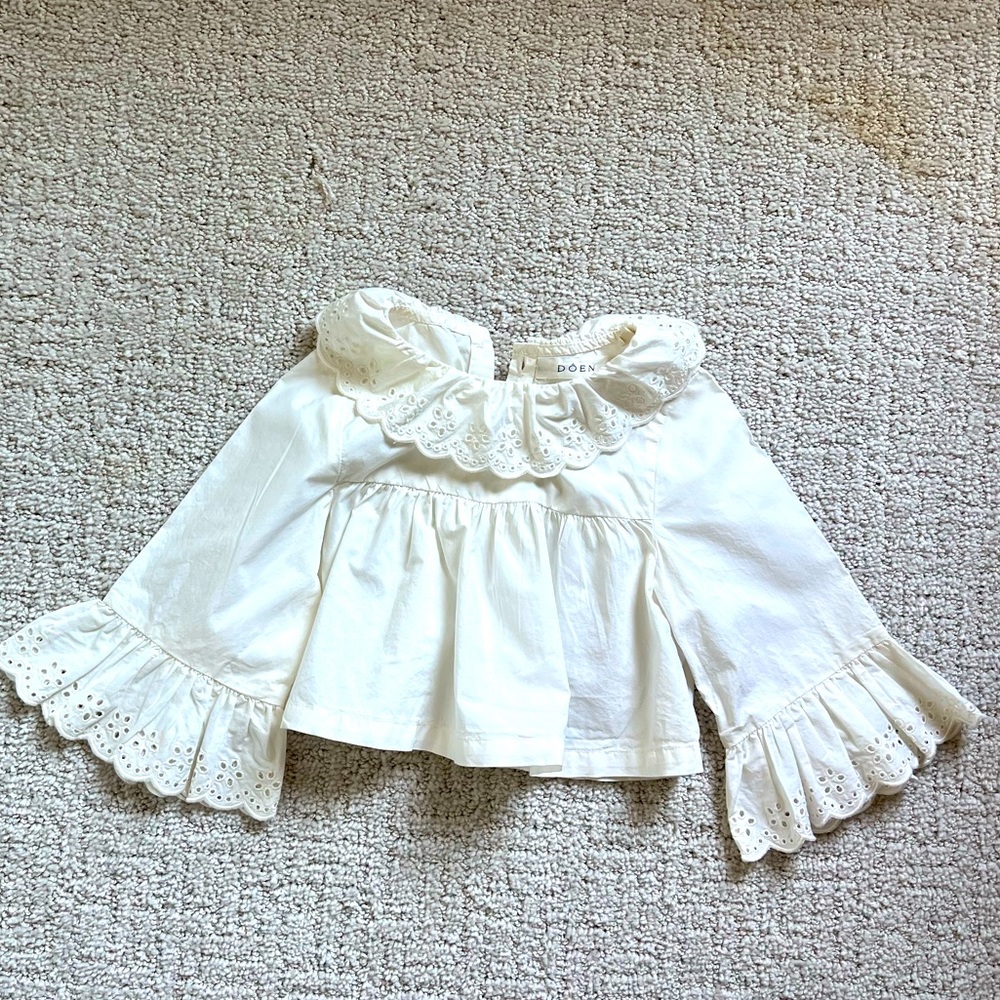 Sweet baby belle sleeved eyelet collared top ❣️